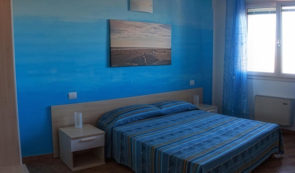 La Via Del Volano Hotel Кодигоро Стая снимка