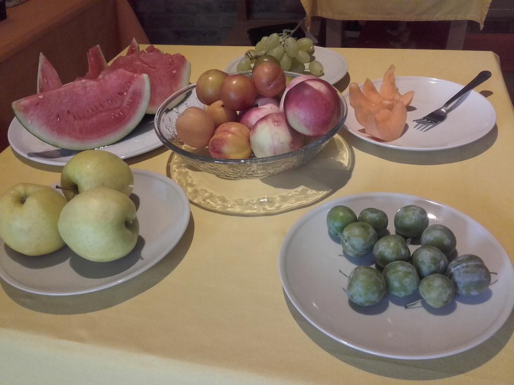 La Via Del Volano Hotel Кодигоро Екстериор снимка